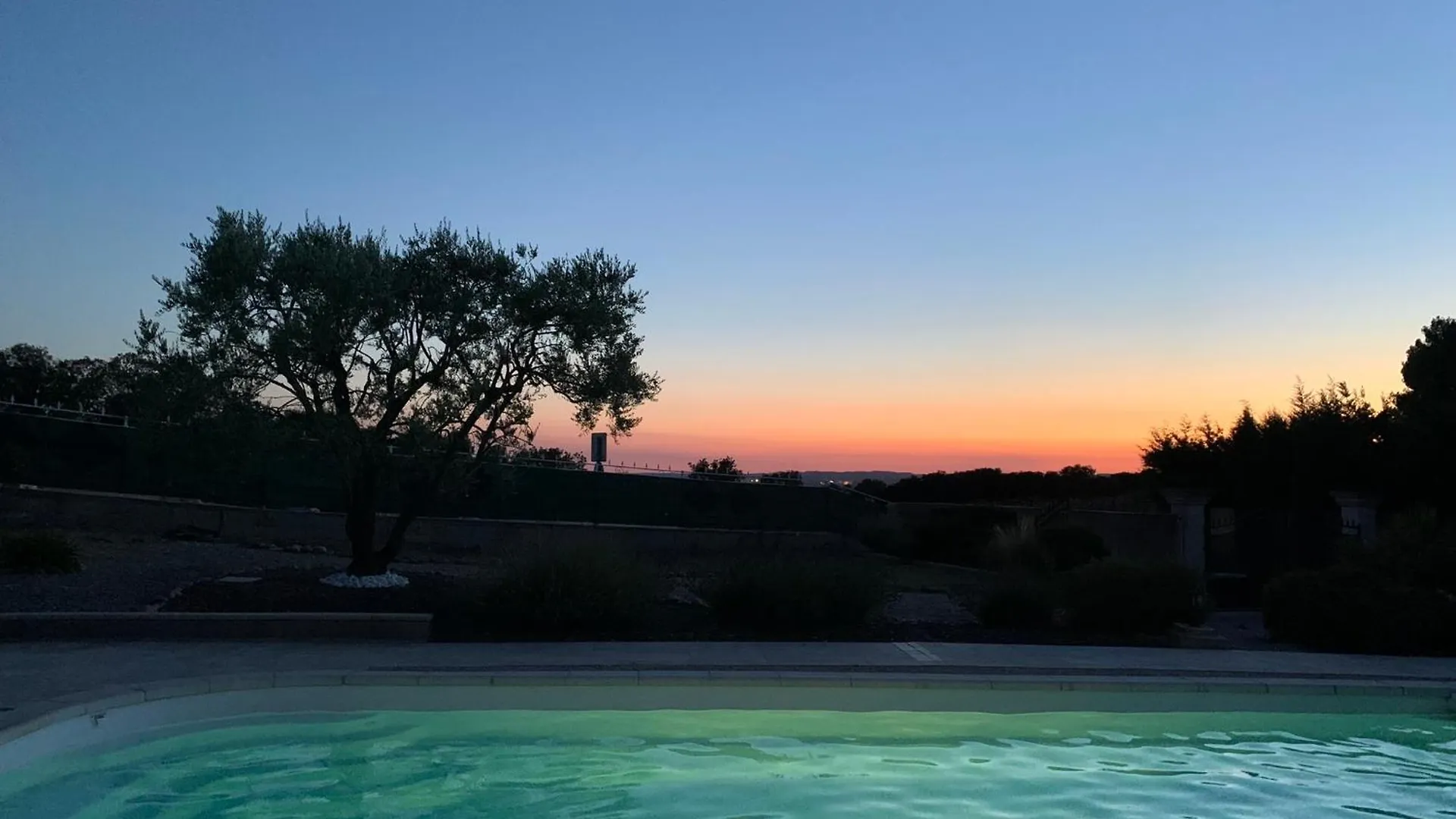 Gite Le Soleil Couchant Saint-Saturnin-les-Avignon